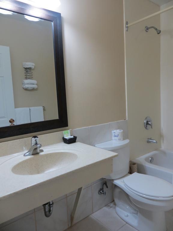 Milestone Motel Колингууд Екстериор снимка