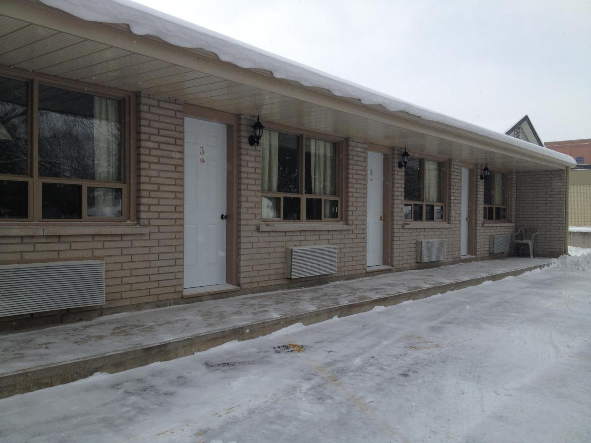 Milestone Motel Колингууд Екстериор снимка