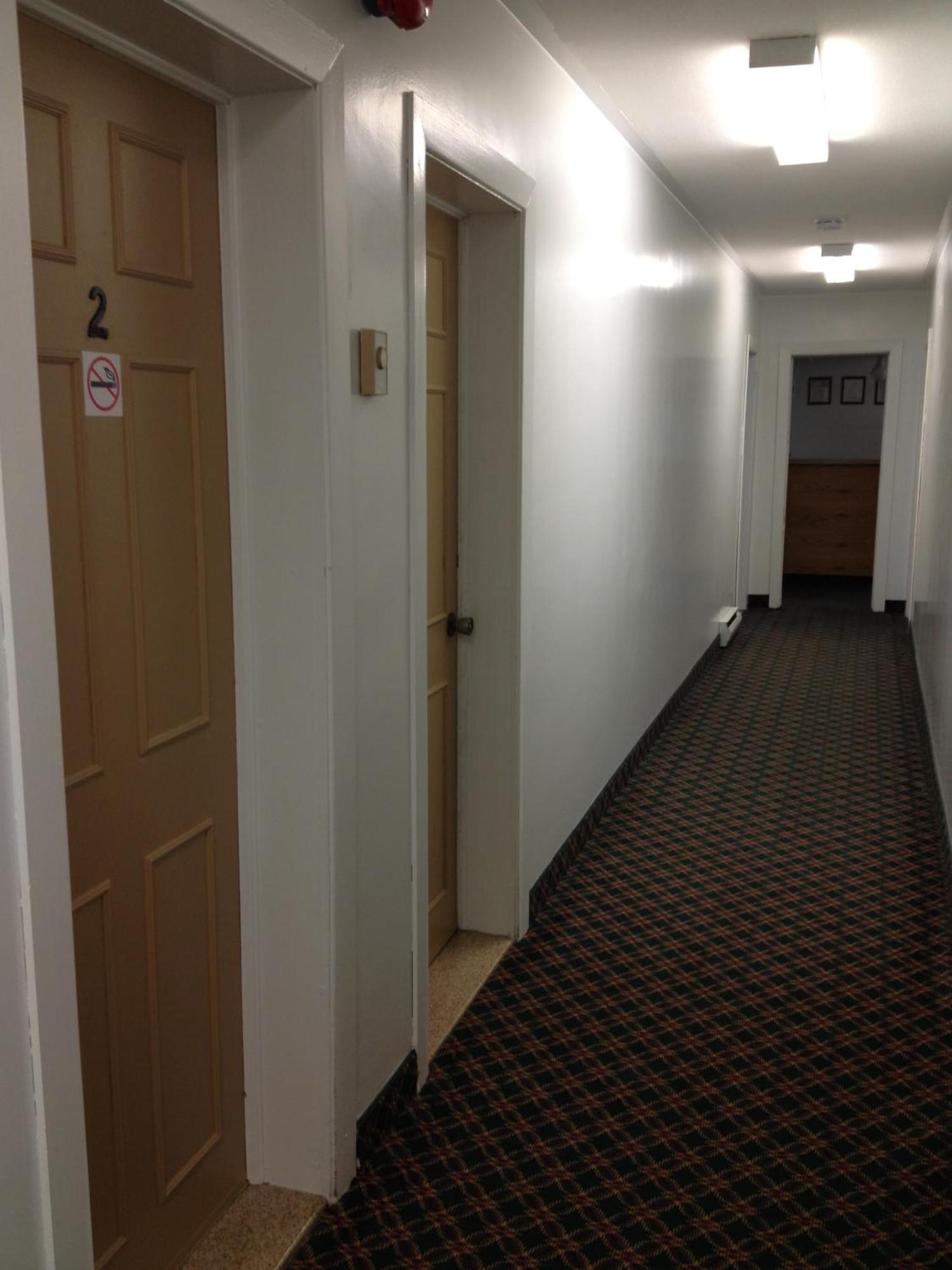 Milestone Motel Колингууд Екстериор снимка