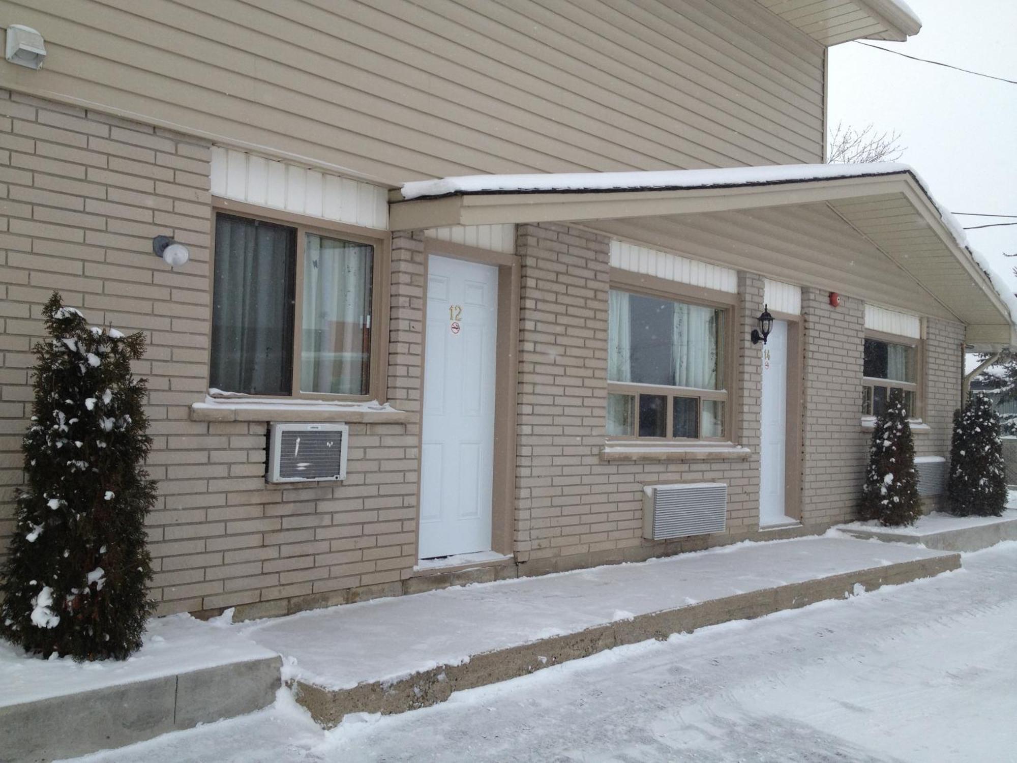 Milestone Motel Колингууд Екстериор снимка